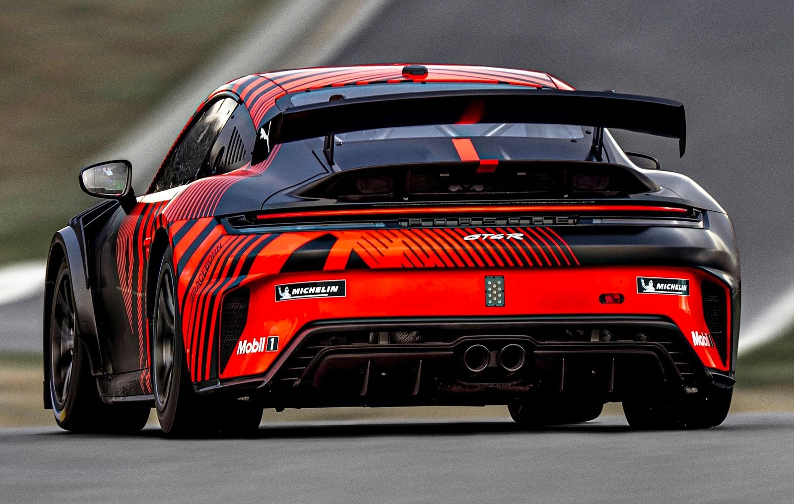 Porsche a prezentat oficial noul 911 GT4 R: Dezvoltă 520 CP și debutează în sezonul 2027