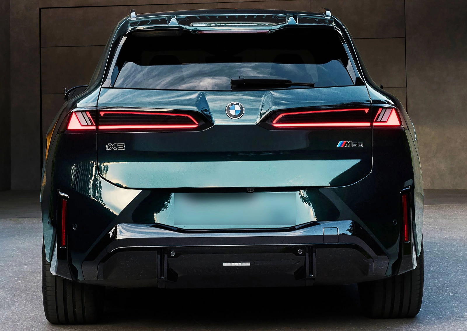BMW a lansat versiunea de înaltă performanță iX3 M60 xDrive 2027, 612 CP și 754 km autonomie
