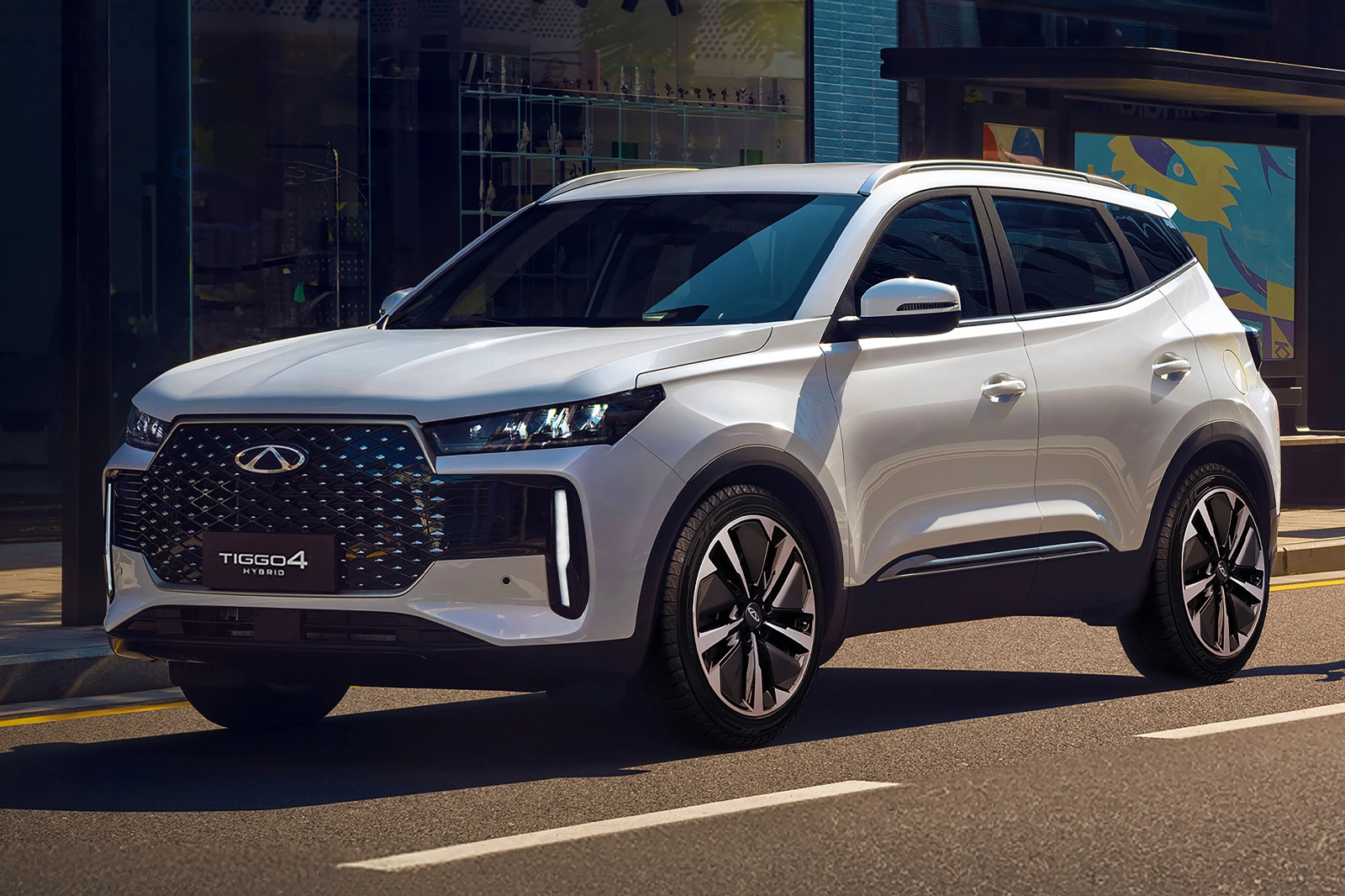 Noul Chery Tiggo 4 Facelift debutează la Salonul Auto de la Paris, SUV-ul subcompact hibrid gata de lansare în România