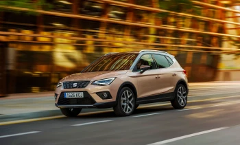 Închirieri auto Iași: Seat Arona cu climatronic și motor economic – gata de drum