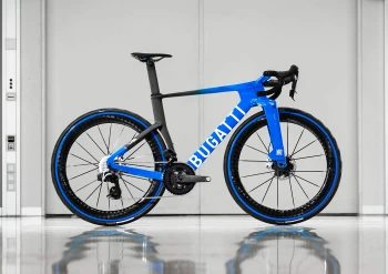 Bicicleta de 26.000 de euro: Bugatti și Factor lansează un „monstru” din fibră de carbon pe două roți